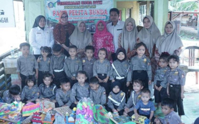 Bunda PAUD Bengkulu Tengah Salurkan Alat Permainan Edukatif ke PAUD Pelita Bunda